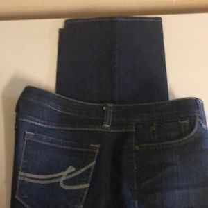 9 west ladies jeans.